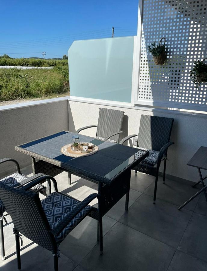 Thalassa Apartment Nea Peramos  Exterior photo
